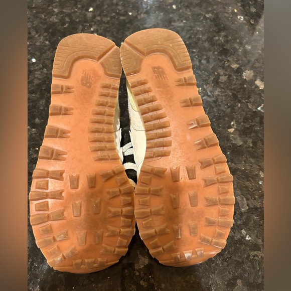 New Balance 574 women’s 6.5 - Picture 5 of 5